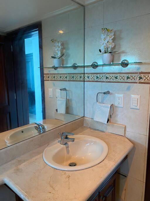 Habitacion Privada Con Vista Al Mar Ambar, Malecon Santo Domingo Exterior photo